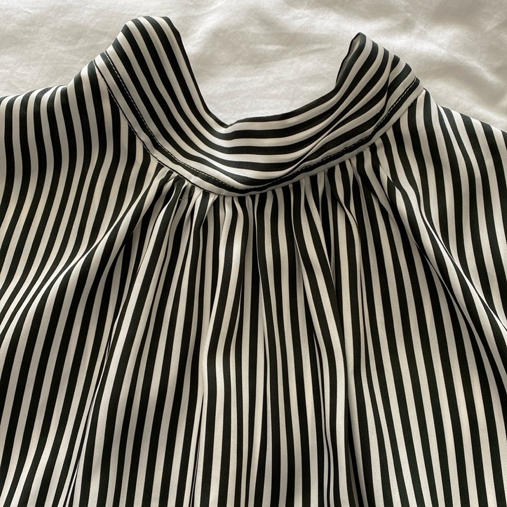 ☀️🌴⭐️Judith &  Charles striped green and cream satin sleeveless top size 8